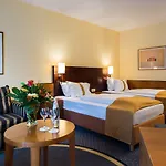 Mitte 4*