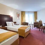 Mitte 4*