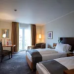 Mitte 4*