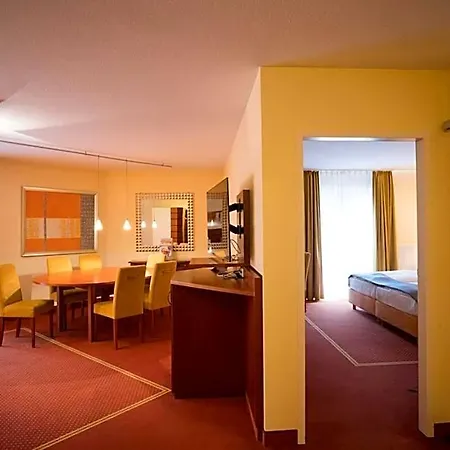 Mitte 4*